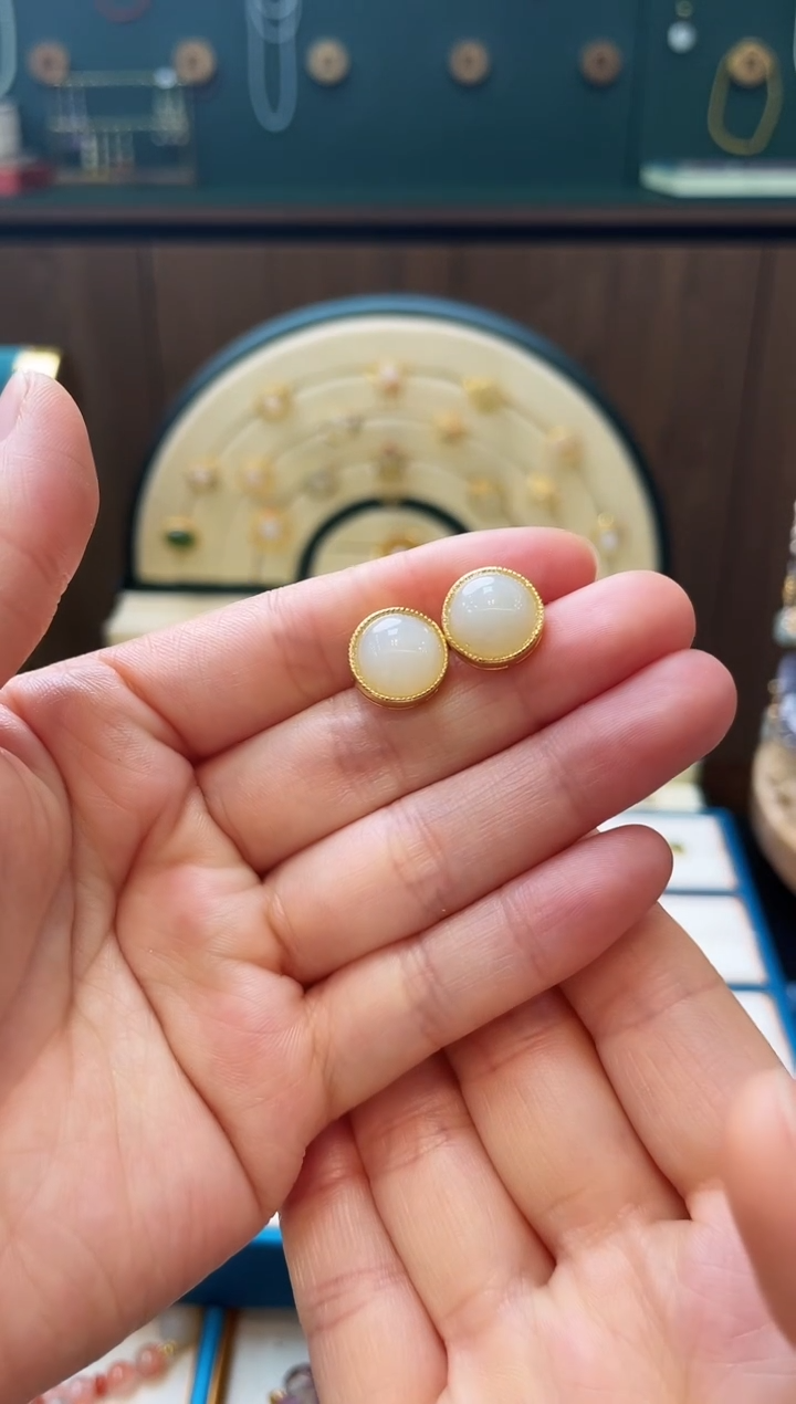 【闪购商品】和田玉耳钉银S925镀金镶嵌和田玉耳钉