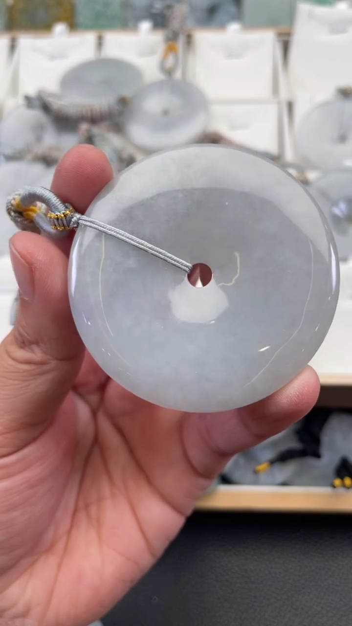 颈饰未镶嵌翡翠云*?天然缅甸翡翠A货75