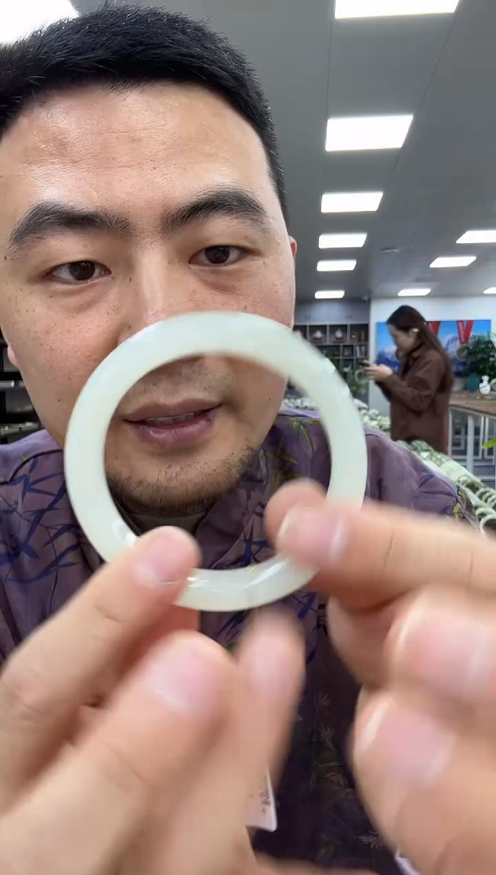 【闪购商品】和田玉手镯未镶嵌58  652