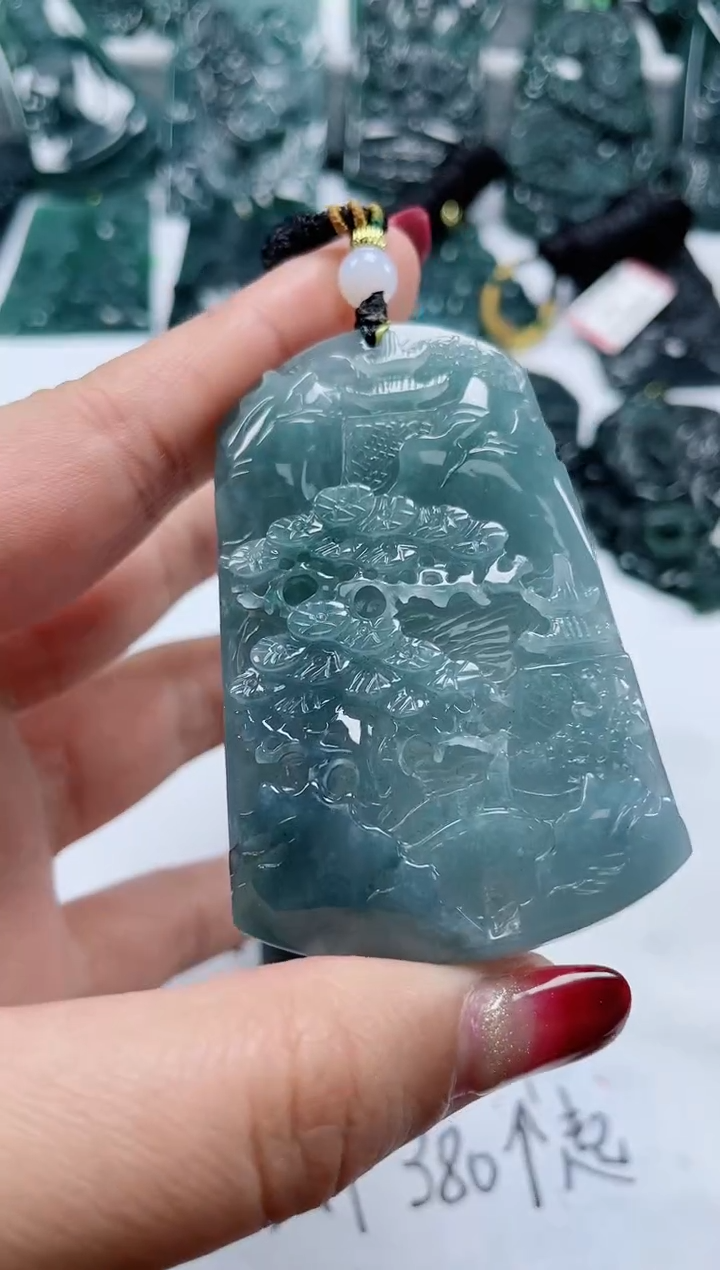 【闪购商品】翡翠颈饰未镶嵌               