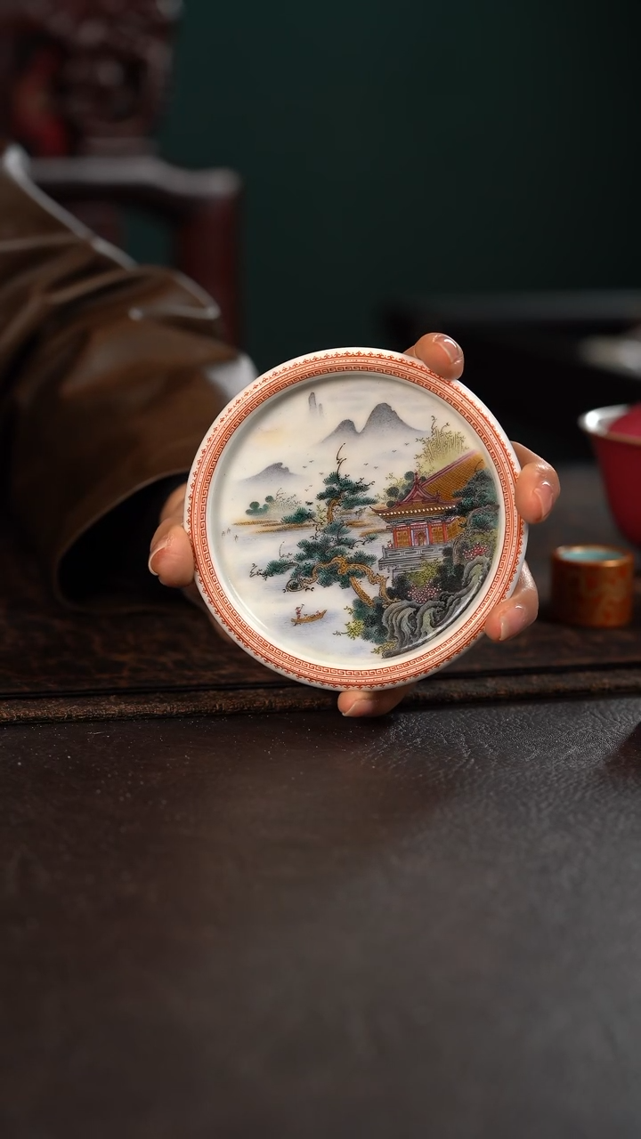 【闪购商品】杯德韶轩粉彩亭台楼阁小笔洗