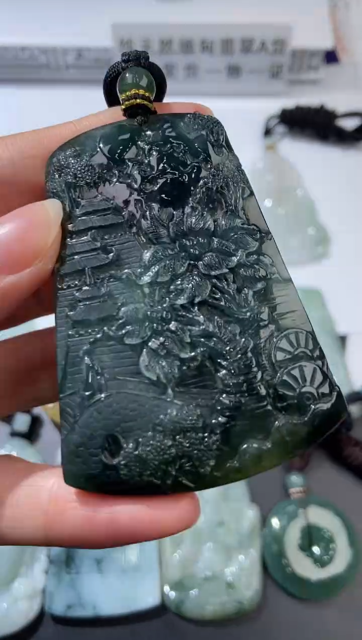未镶嵌挂件翡翠379750   多人