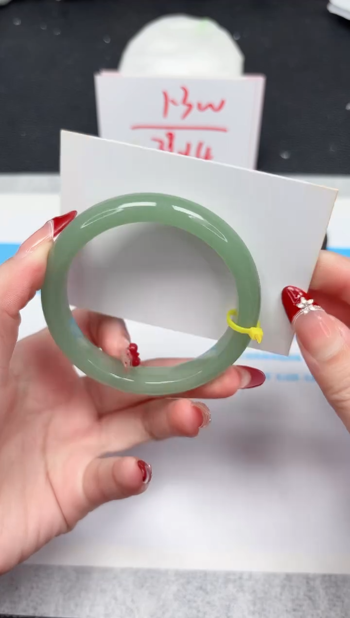 【闪购商品】石英质玉手镯未镶嵌321-58.5