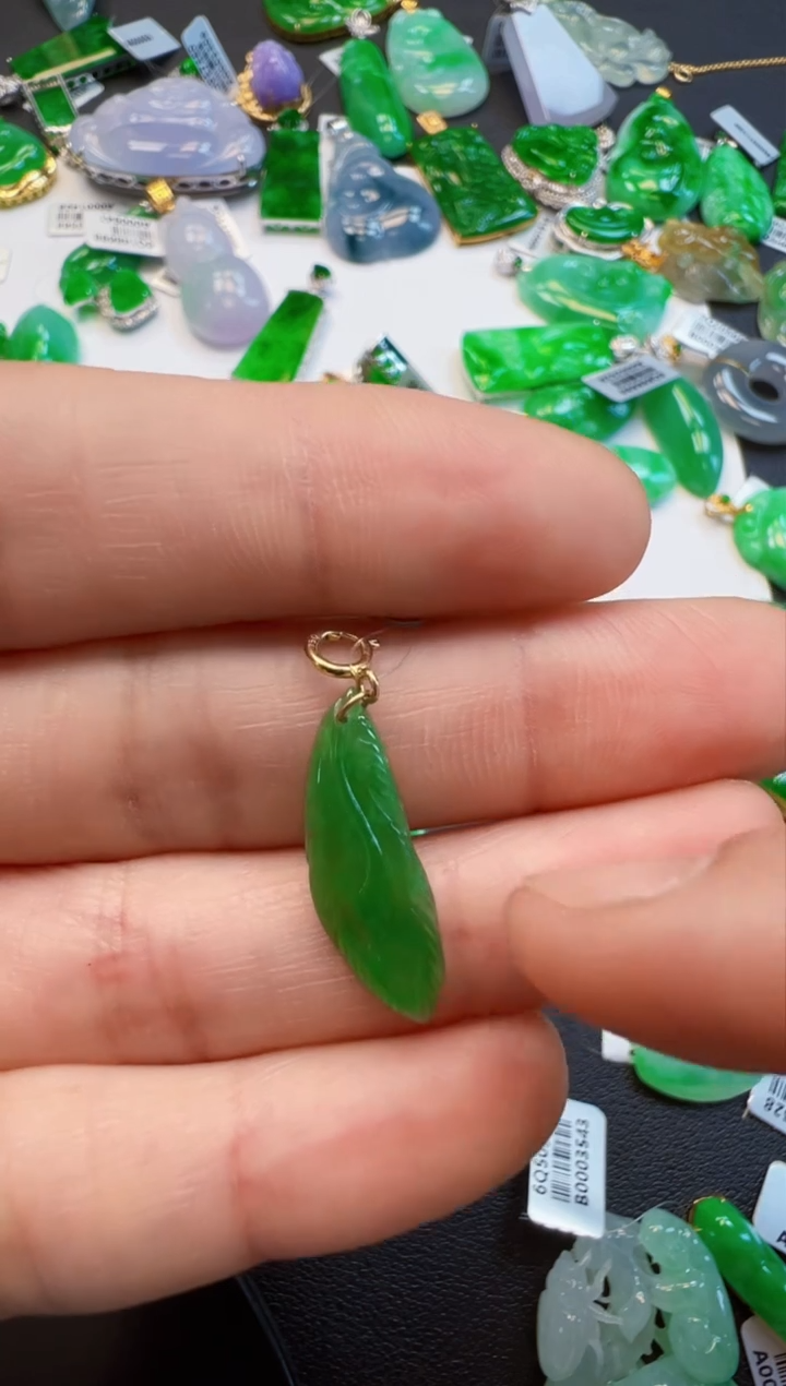 【闪购商品】翡翠吊坠(不含链)18K金镶嵌680