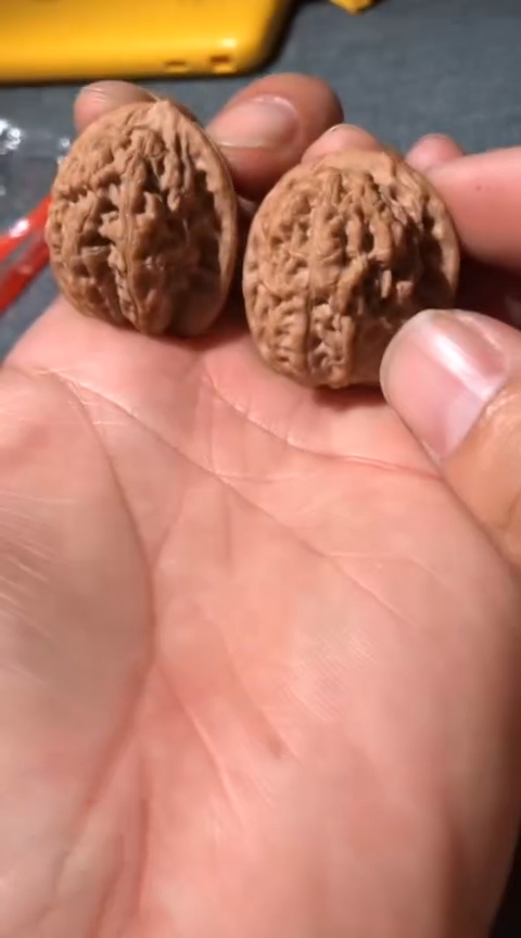 把件文玩核桃全品迷你老树血麒麟通尺34尺以下