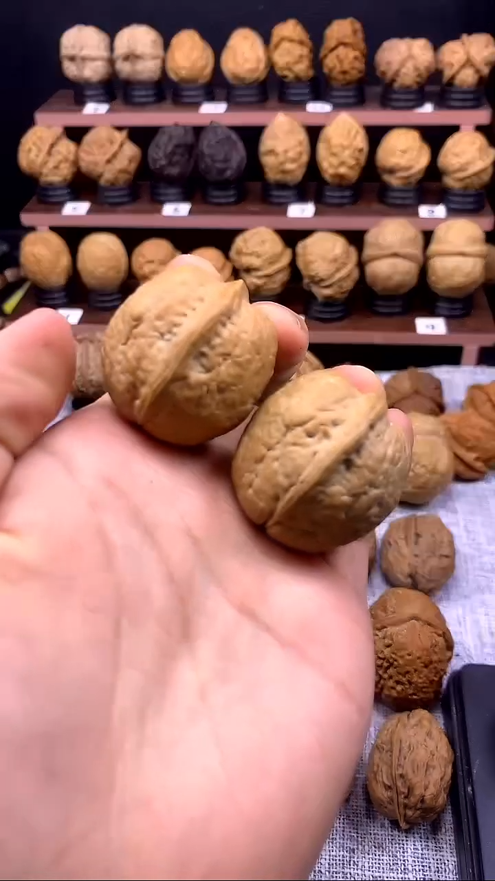 吊坠文玩核桃蛇皮球