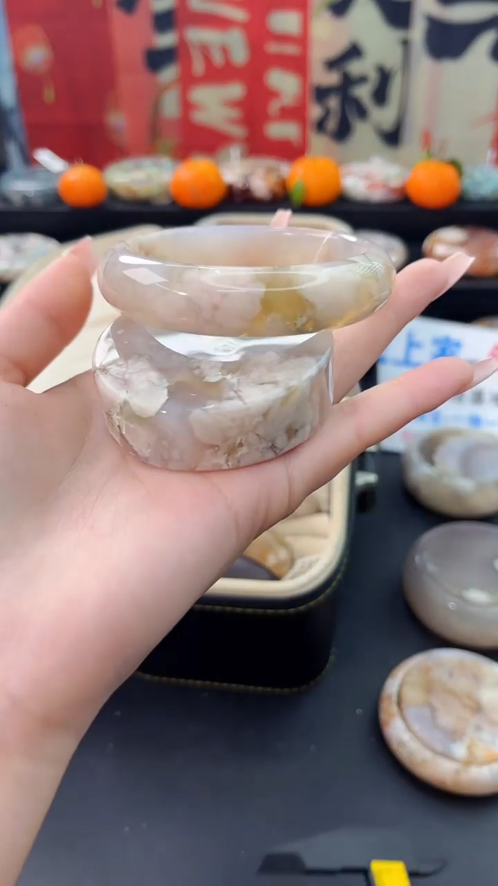 【闪购商品】石英质玉手镯未镶嵌赠送镯心（58圈口）