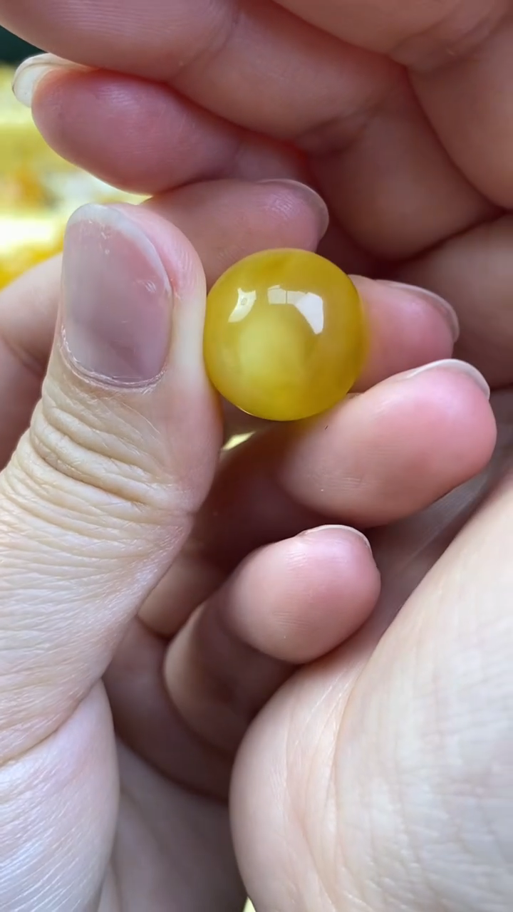 【闪购商品】琥珀裸石未镶嵌月.3