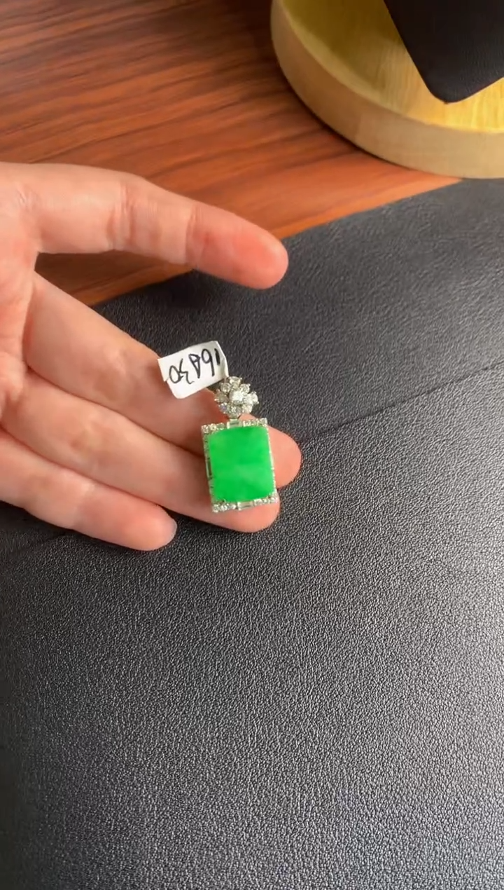 【闪购商品】翡翠颈饰银S925镶嵌翡翠