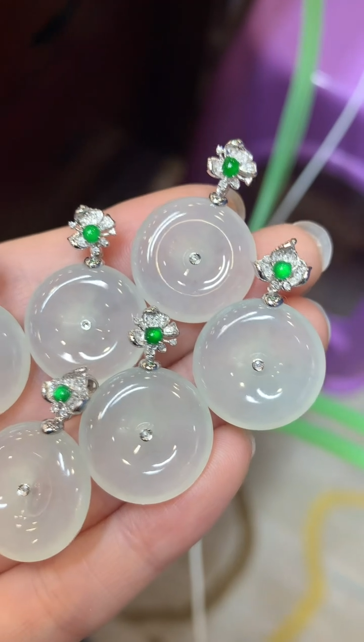 【闪购商品】翡翠颈饰18K金镶嵌平安扣【无服务费多样性发其一