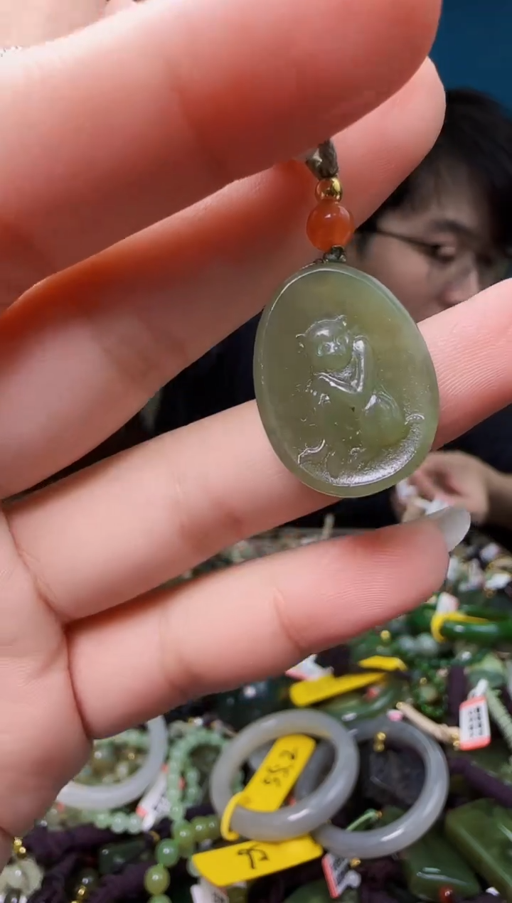 颈饰未镶嵌和田玉1