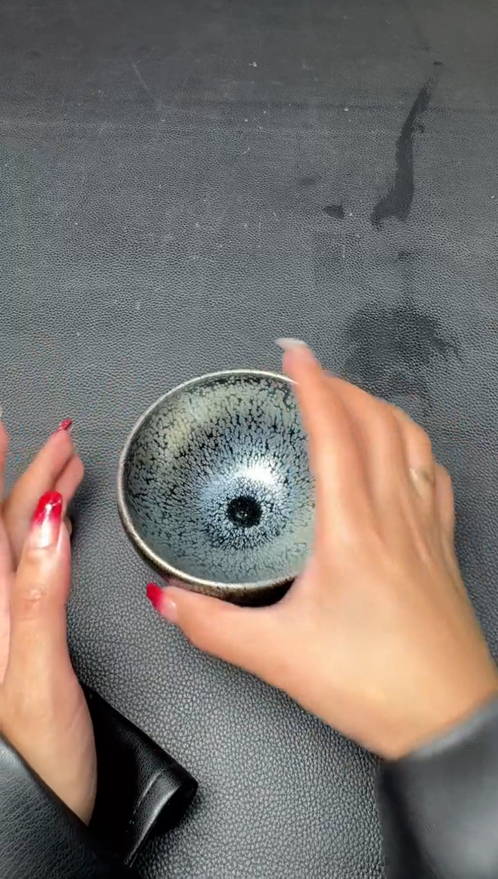 【闪购商品】茶盏张燚黑底银斑24