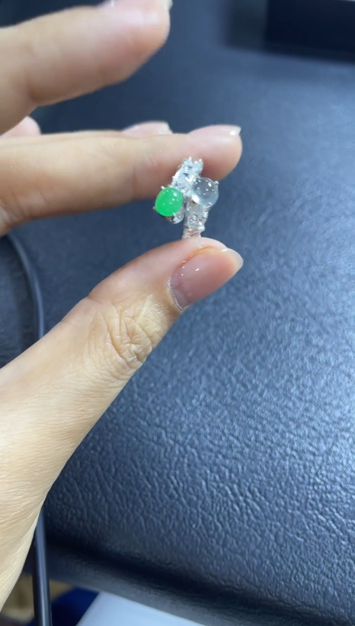 足银镶嵌定制翡翠戒指