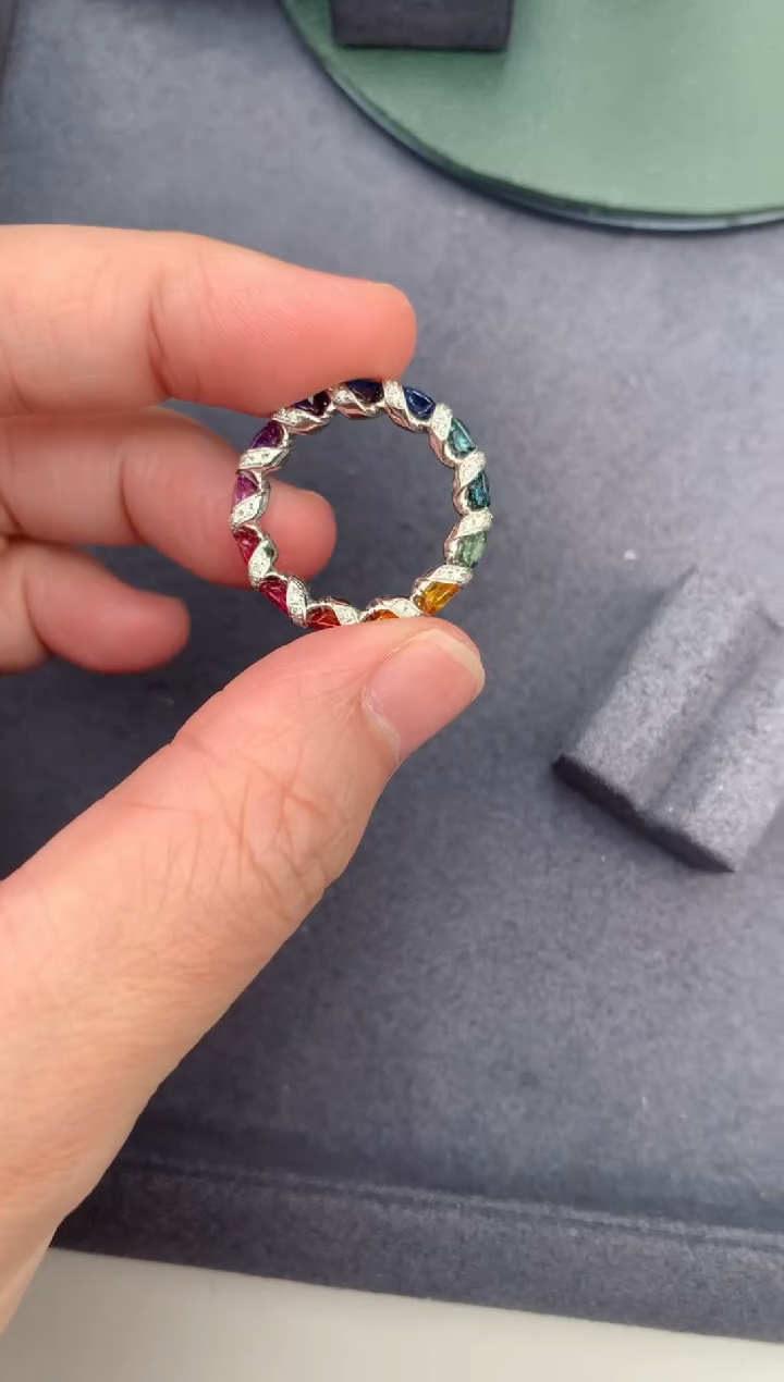 【闪购商品】彩色蓝宝石戒指18K金镶嵌彩蓝宝戒指