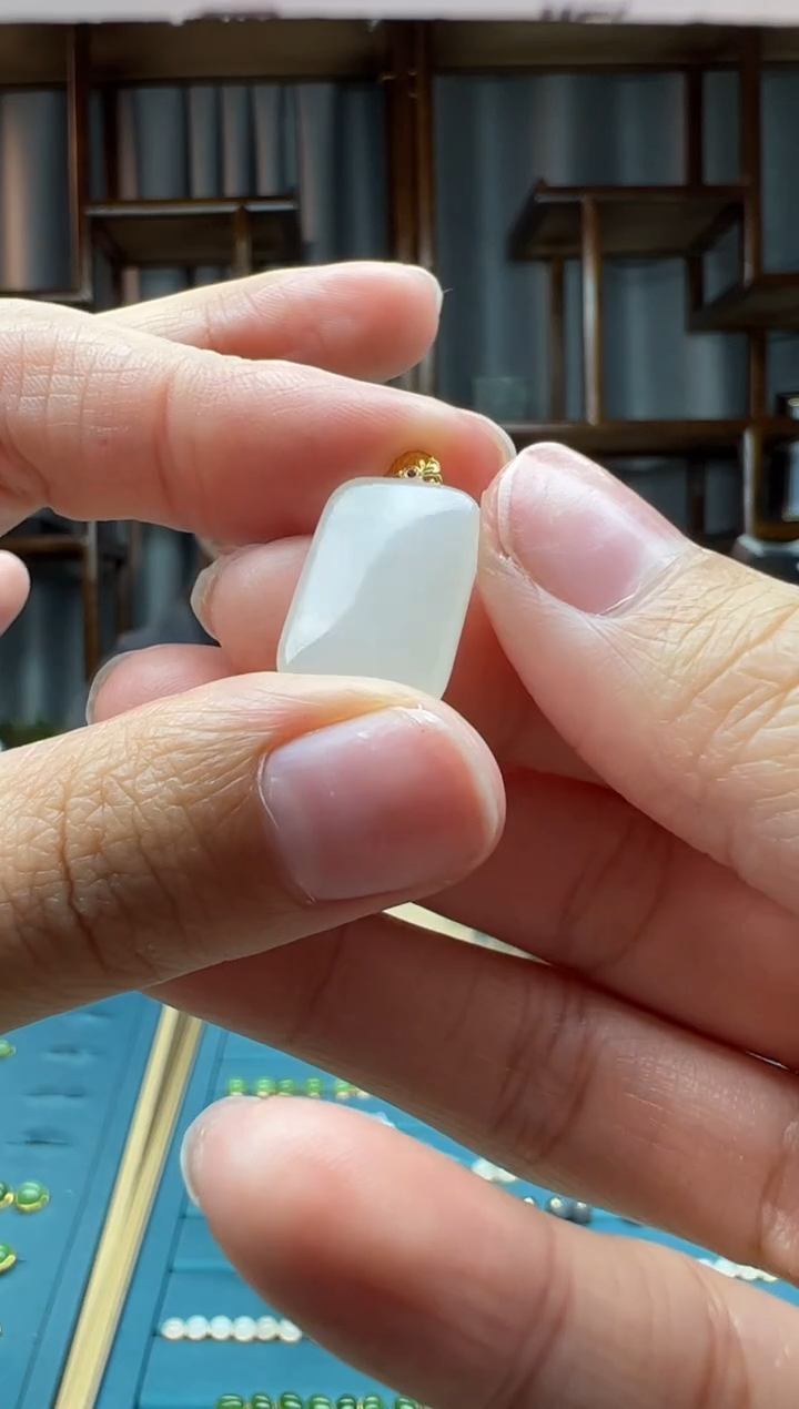 【闪购商品】和田玉颈饰18K金镶嵌吊坠   多样性发货拍一发一