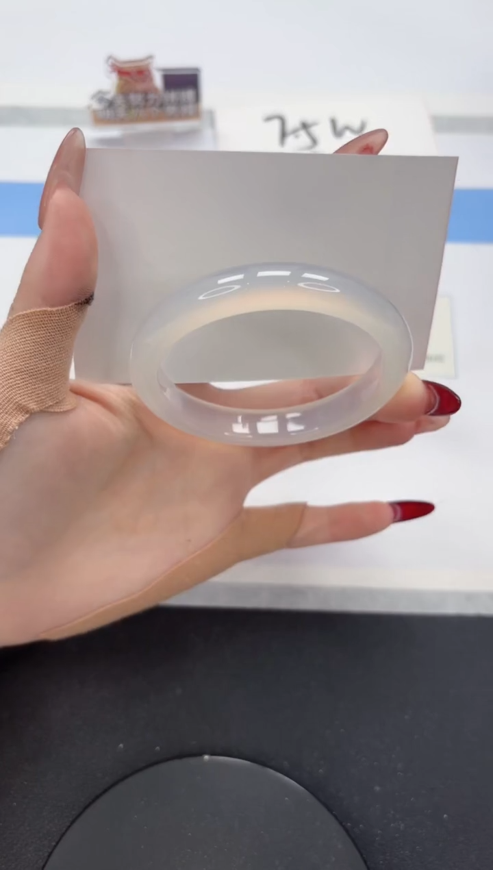 【闪购商品】石英质玉手镯未镶嵌A330-56.8