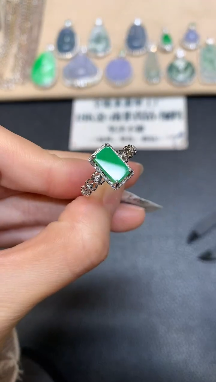 【闪购商品】翡翠戒指18K金镶嵌【无服务费