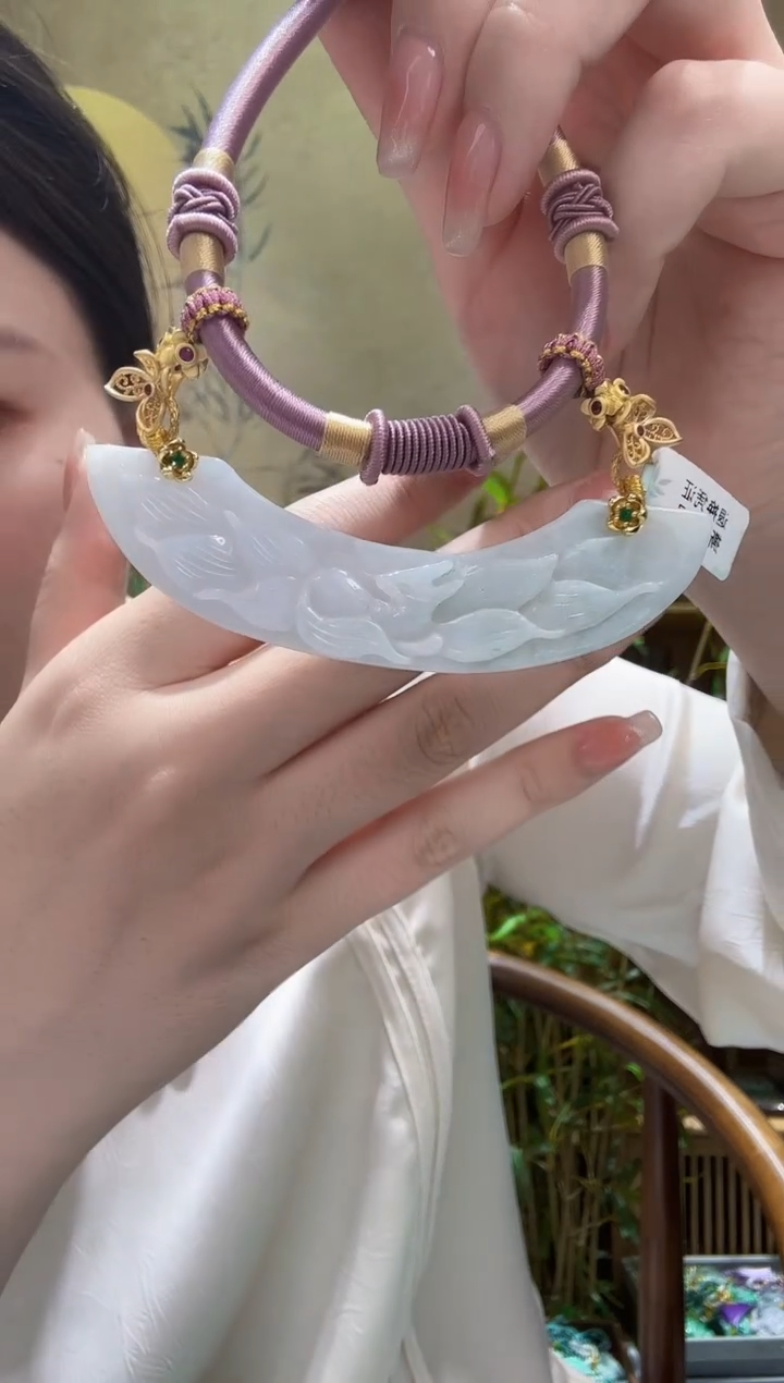 翡翠未镶嵌颈饰吊坠
