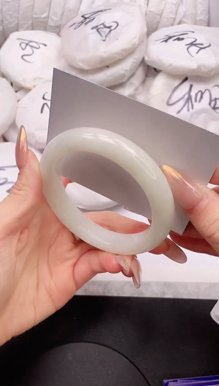 【闪购商品】和田玉手镯未镶嵌25K195-61