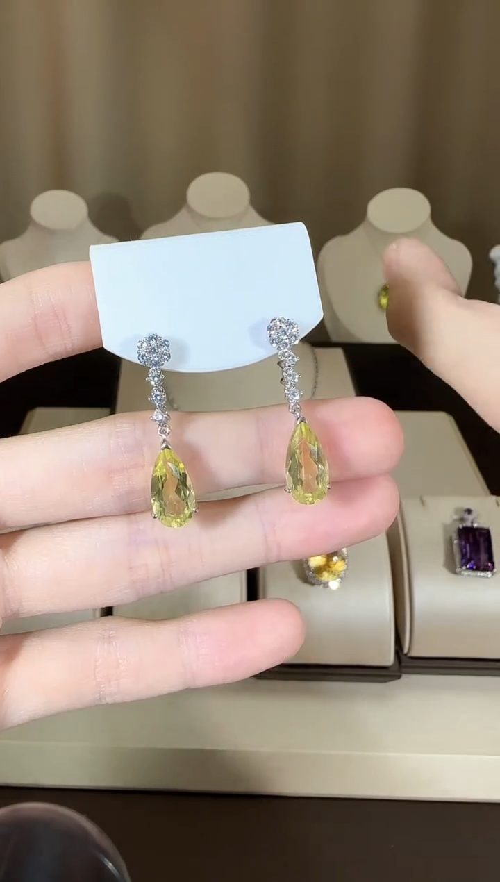 【闪购商品】水晶耳饰银S925镶嵌8*14mm耳坠