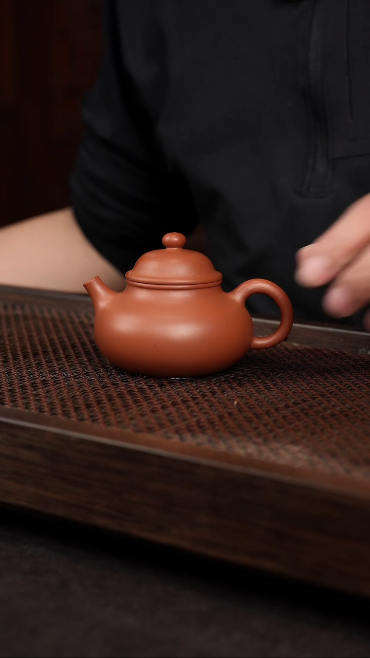 【闪购商品】紫砂茶壶大红泥容天{小}