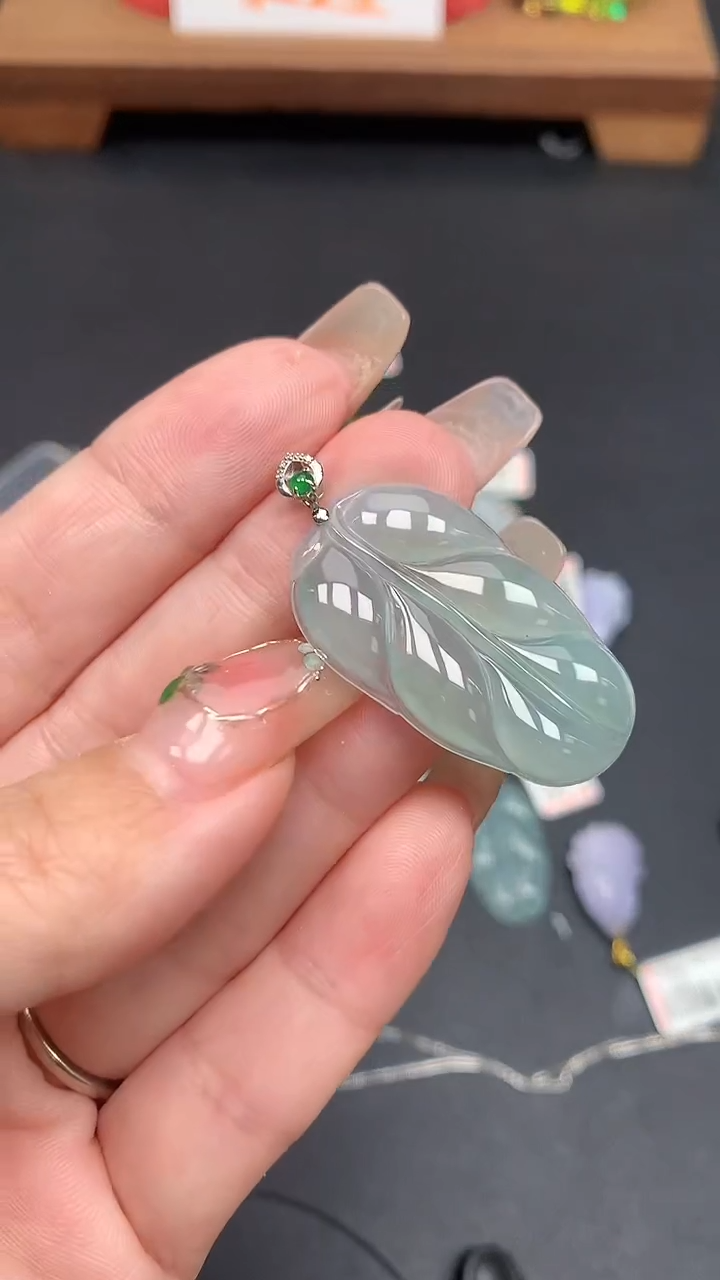 【闪购商品】翡翠吊坠(不含链)18K金镶嵌MS160225