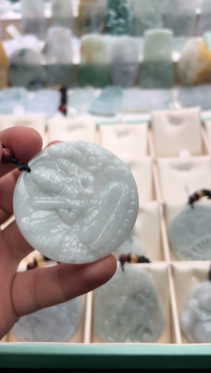 【闪购商品】翡翠颈饰未镶嵌..../2/20/ 140