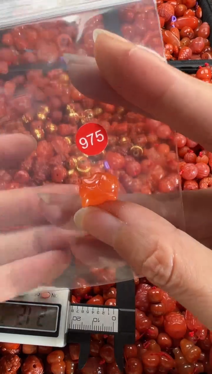 【闪购商品】南红玛瑙颈饰未镶嵌1