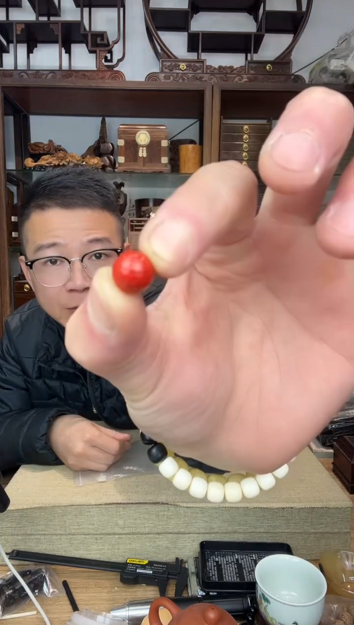 乌木类书架635朱砂菱形1.0单圈手串