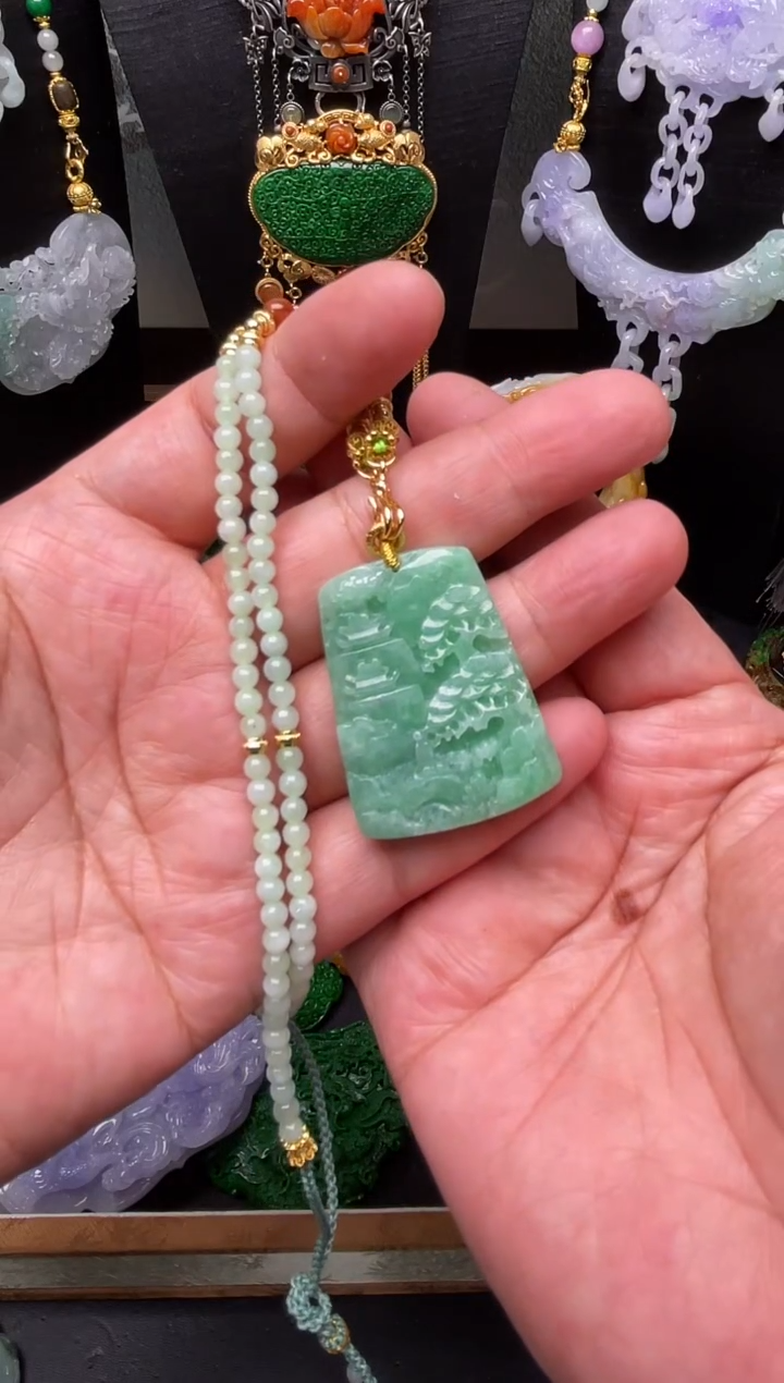 颈饰未镶嵌翡翠吊坠