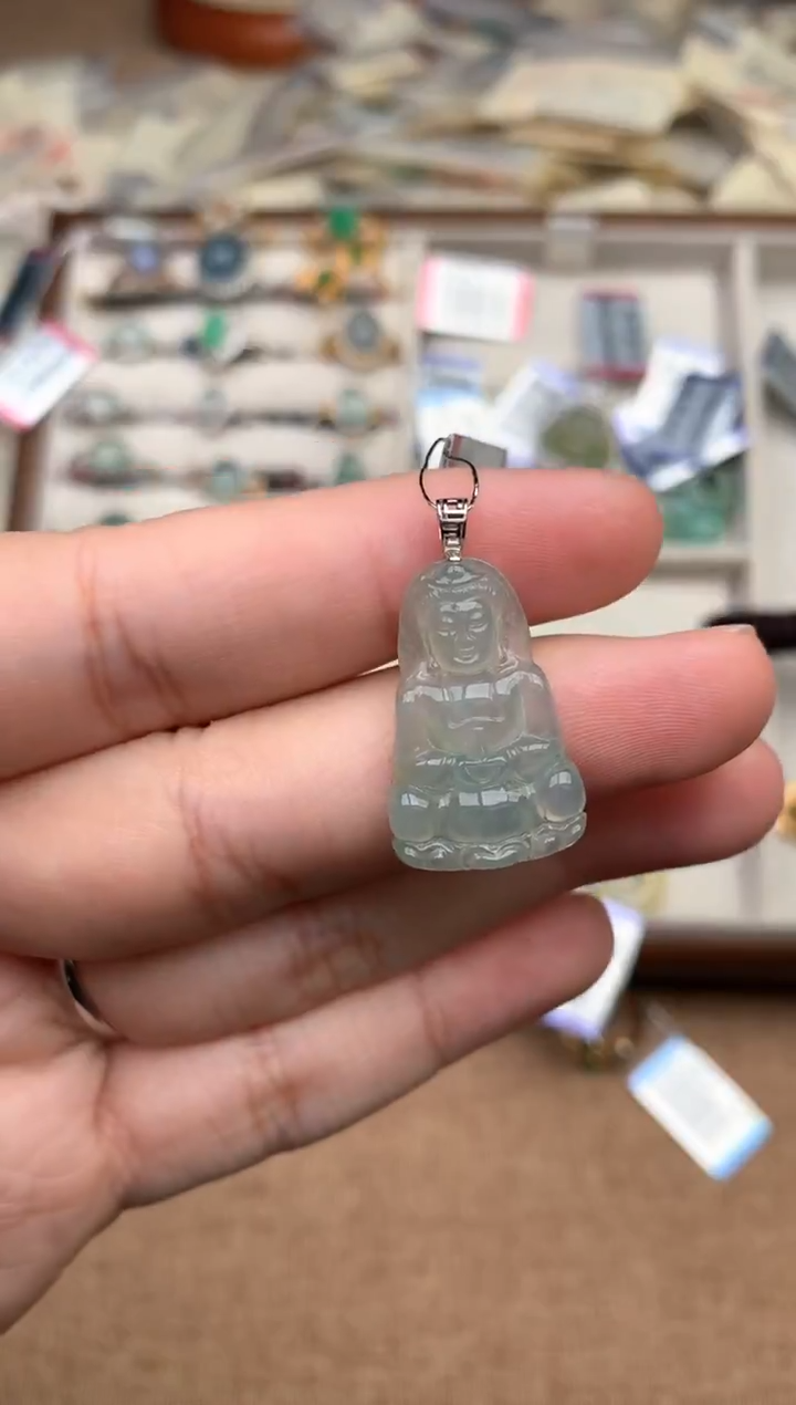 18K金镶嵌挂件翡翠1