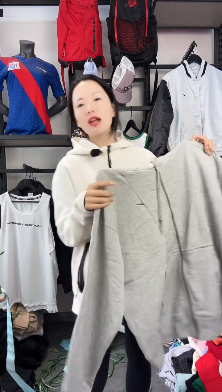 838编码 瑕疵款直播间过款为准 尺码XL    身高