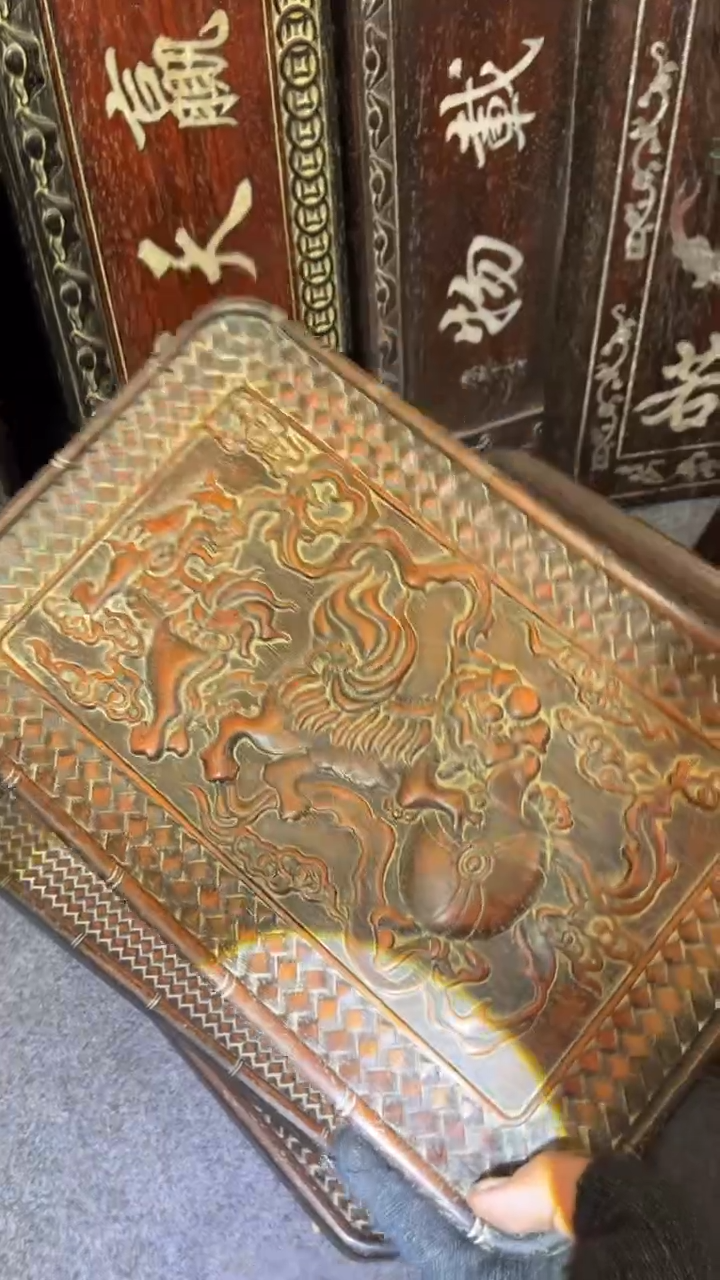 【闪购商品】非洲紫檀（红花梨）36x24cm赏盘