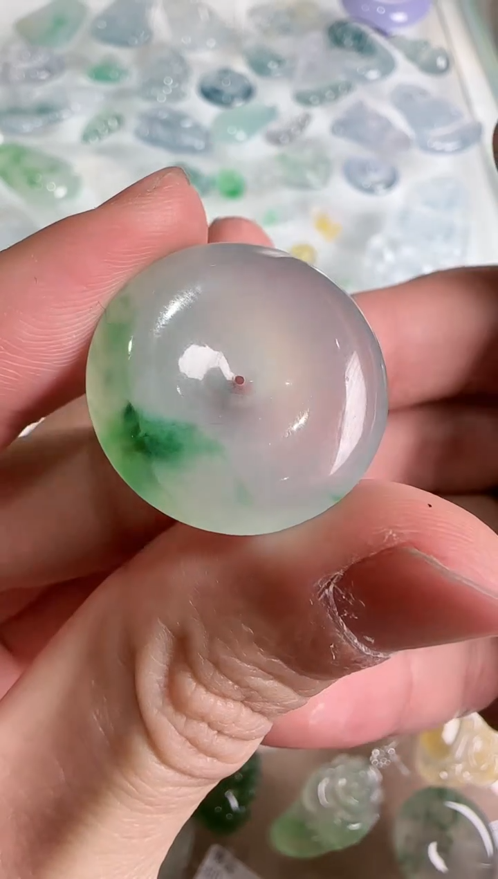 【闪购商品】翡翠吊坠(不含链)未镶嵌··