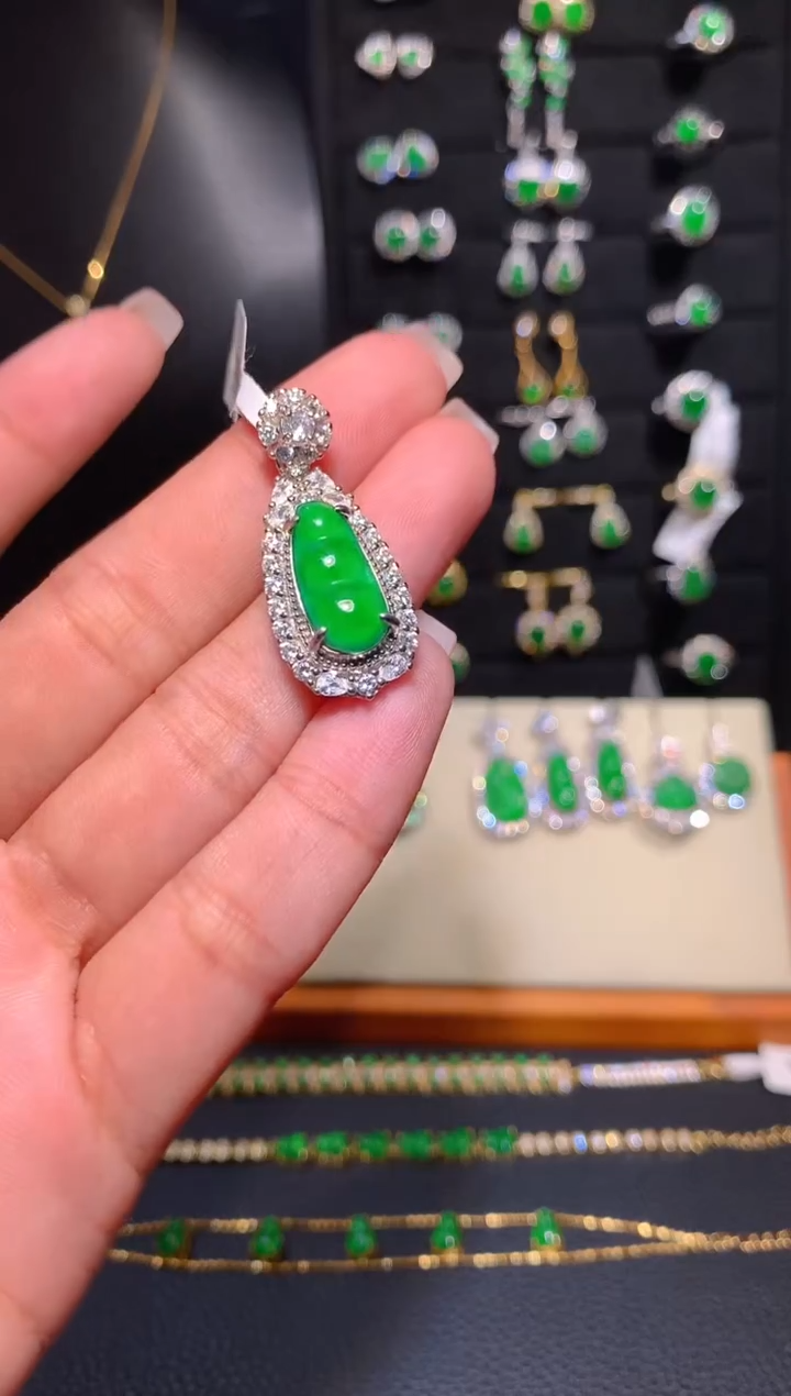 【闪购商品】翡翠颈饰银S925镶嵌吊坠