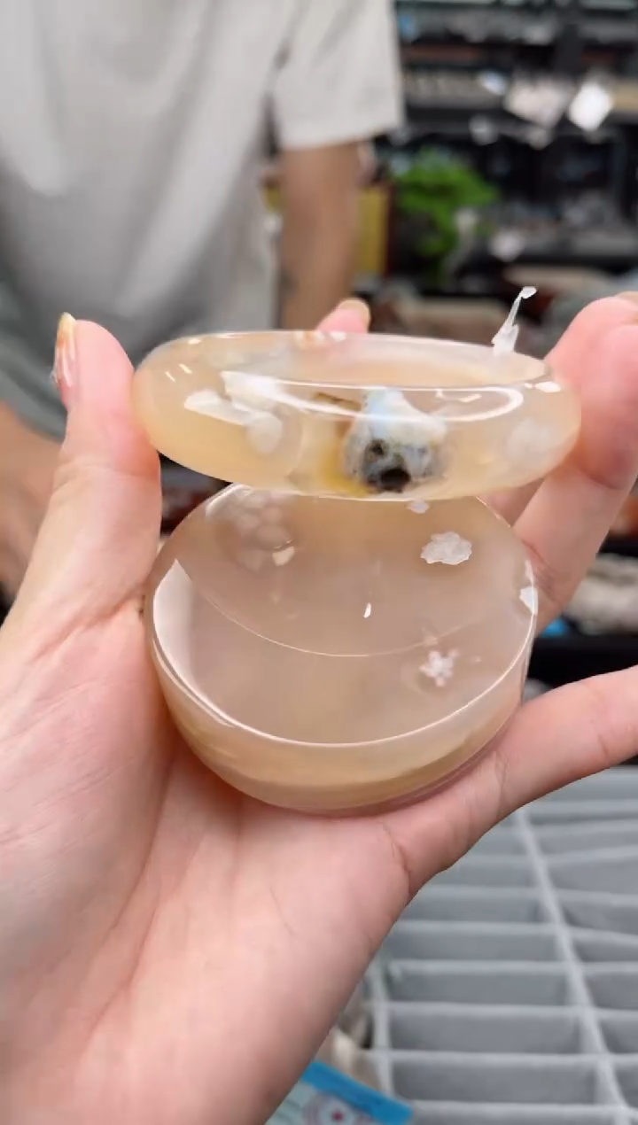 【闪购商品】石英质玉手镯未镶嵌60圈口（赠品镯心）1545666