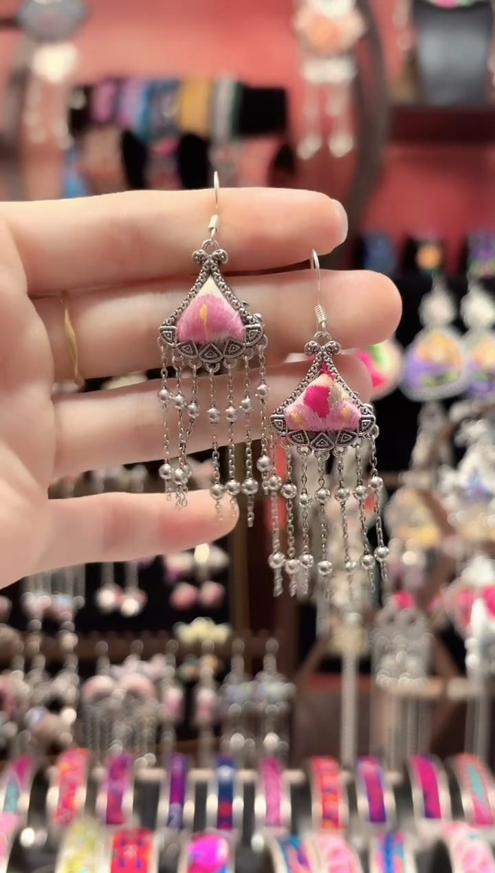 织绣 云织谣民族风精美饰品   347