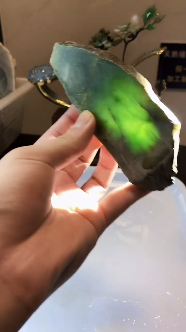 翡翠未镶嵌颈饰天然翡翠A货