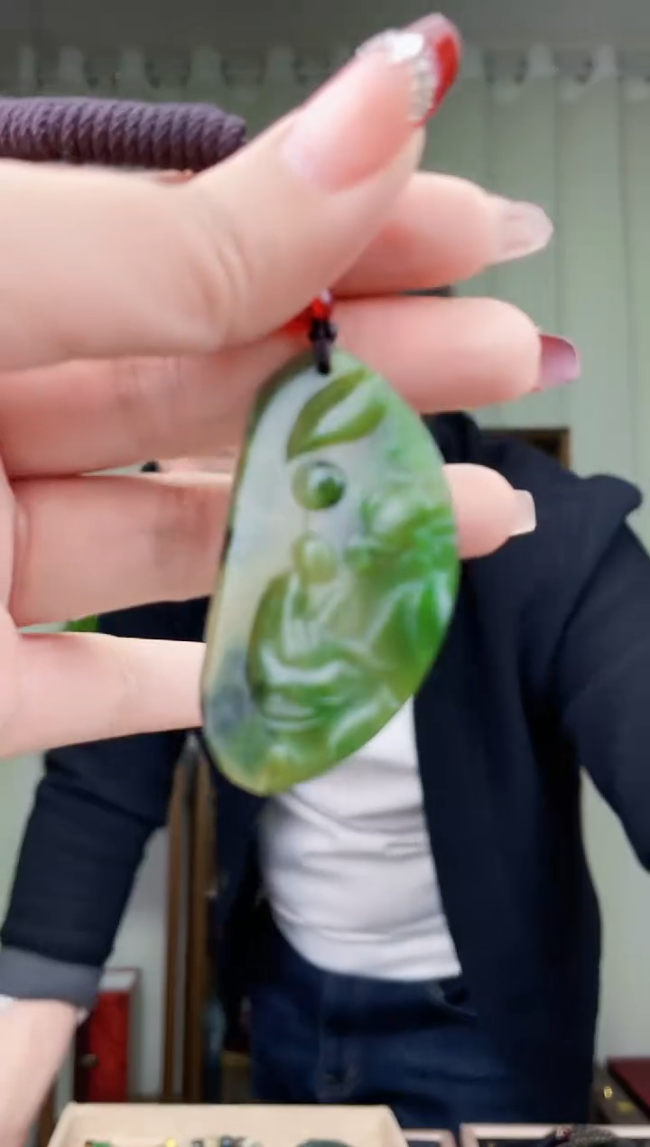 【闪购商品】和田玉挂件未镶嵌拍一发一，多样性发货！