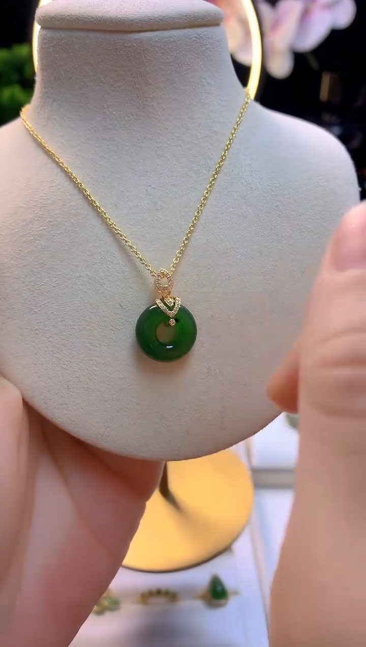 【闪购商品】和田玉吊坠银S925镀金镶嵌公主扣