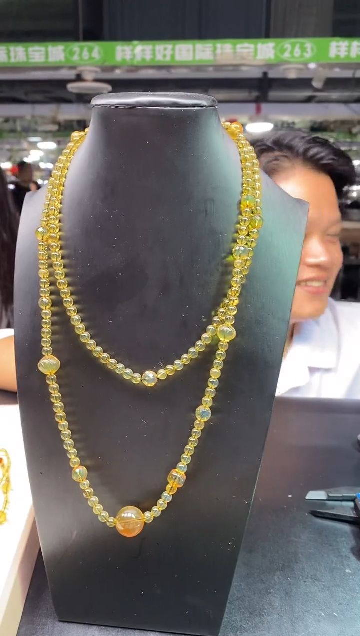 未镶嵌琥珀手链 琥珀珠链多样性发其一