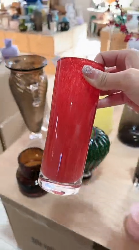 【闪购商品】玻璃红色瓶子