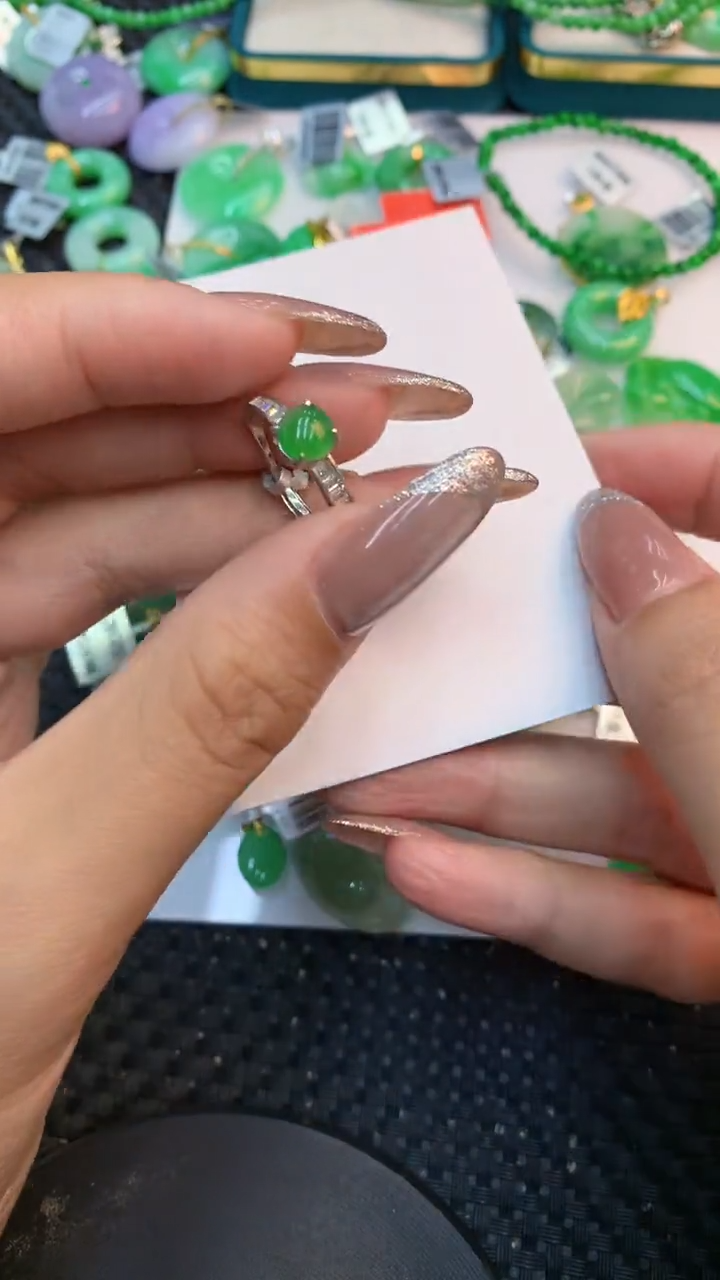 颈饰未镶嵌翡翠1