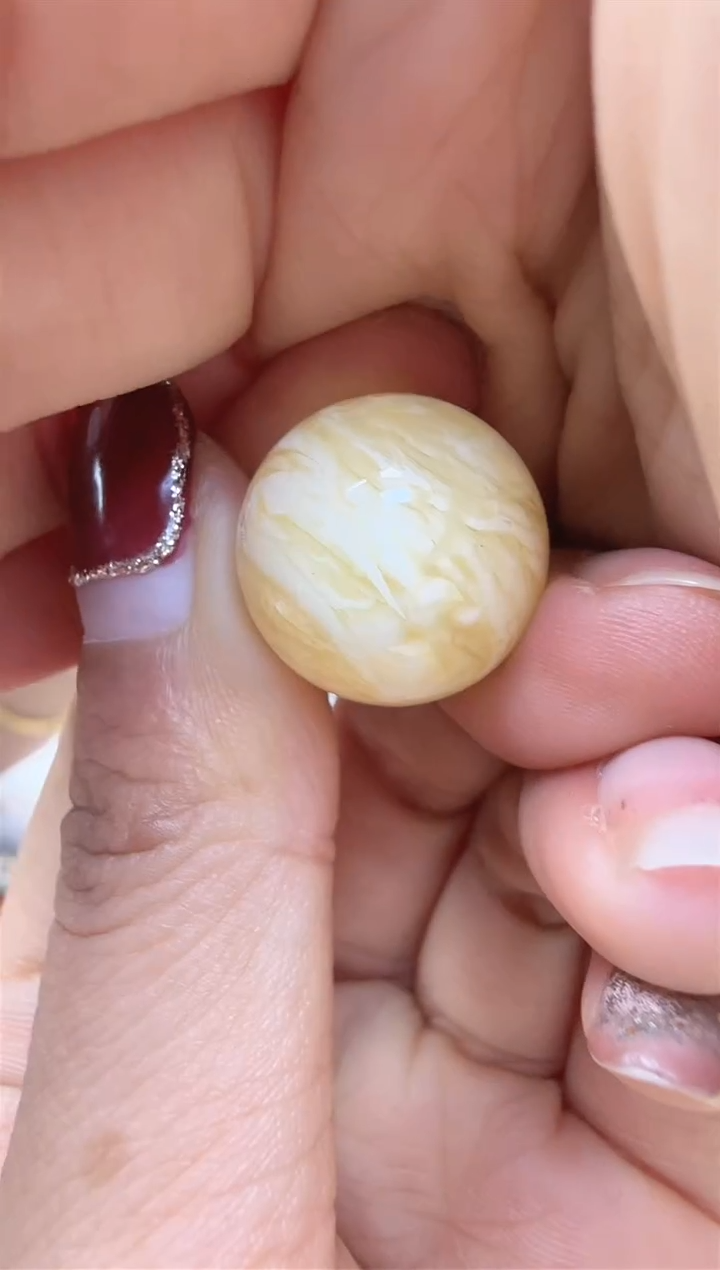 【闪购商品】琥珀裸石未镶嵌修补珠子