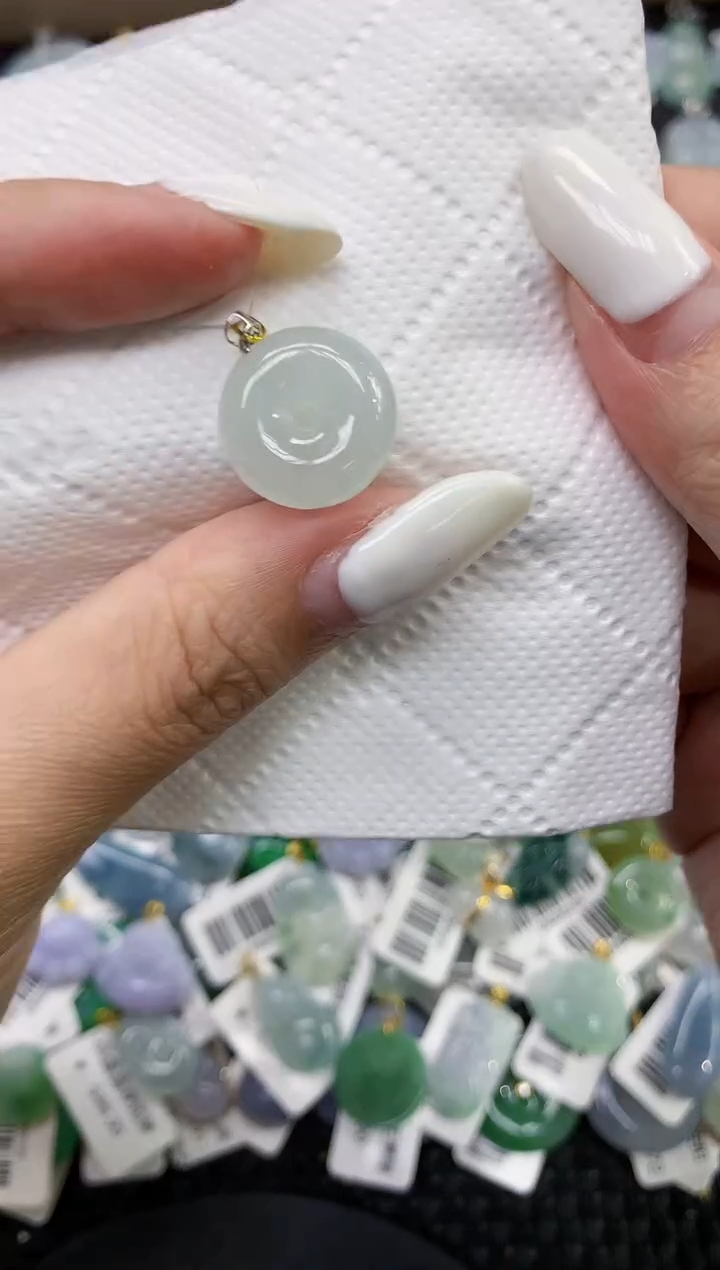 颈饰18K金镶嵌翡翠11111111111