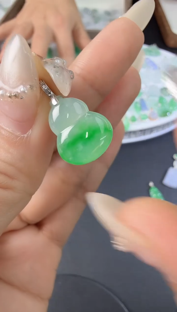 颈饰18K金镶嵌翡翠H1224-1501-673