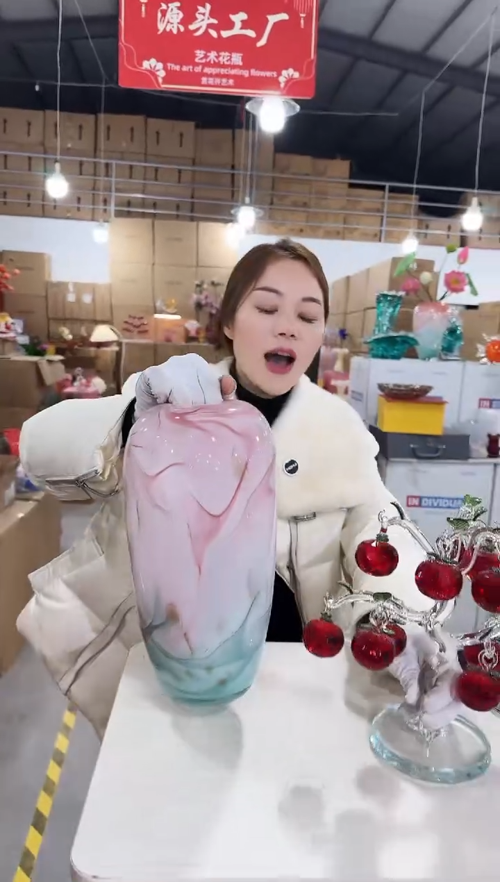 【闪购商品】无铅玻璃悠悠V-花器-早59