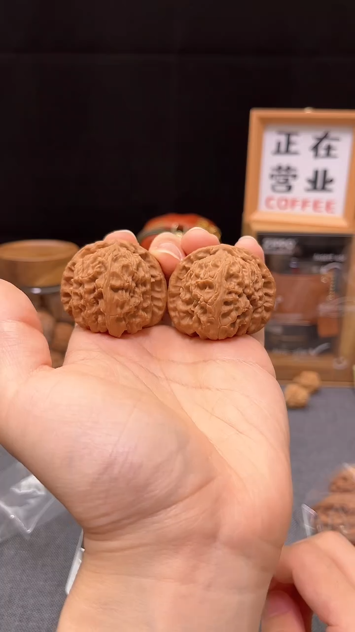 文玩核桃把件球白