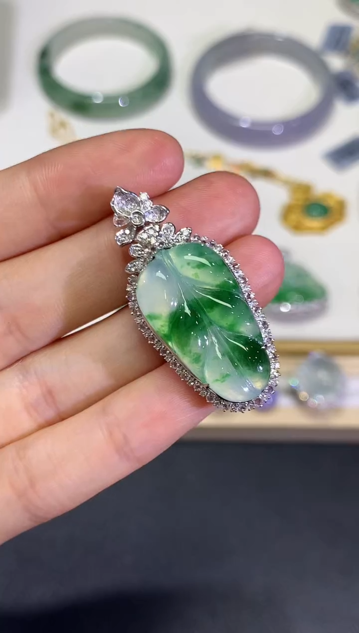 【闪购商品】翡翠颈饰18K金镶嵌团购61