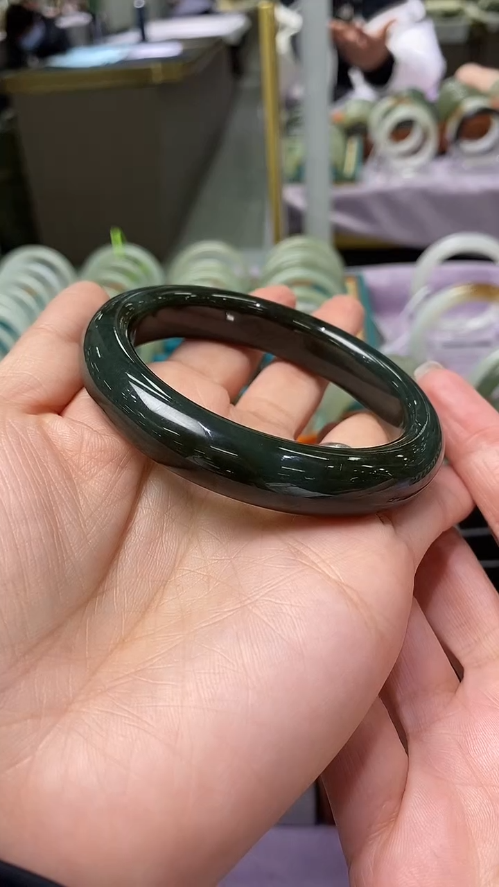 未镶嵌手镯和田玉和田玉且末料手镯59mm